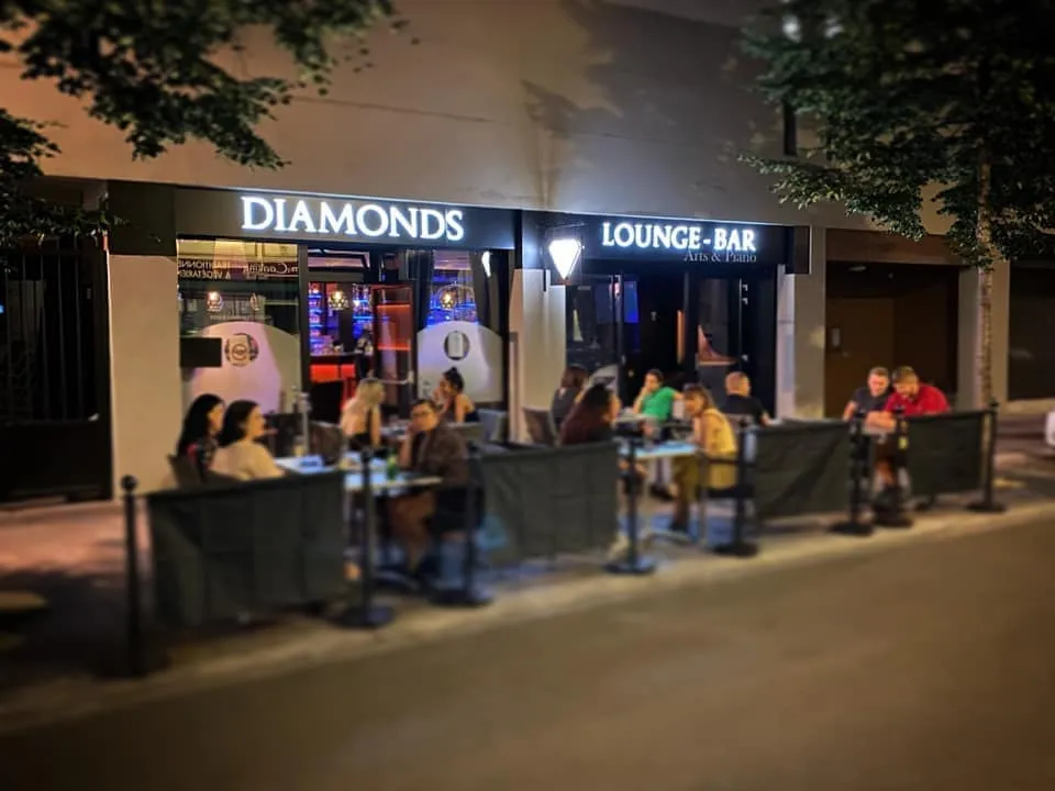 DIAMOND BAR, photo 2